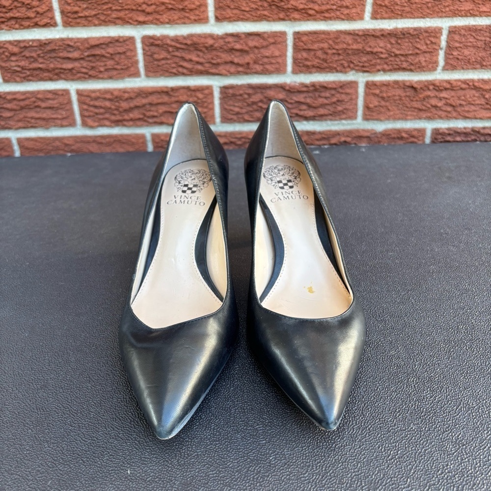 Vince Camuto Goldie Mid-Heel Classic Black Leather Pumps Size 8.5M